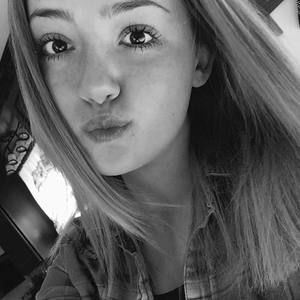 Meet your Posher, Macie